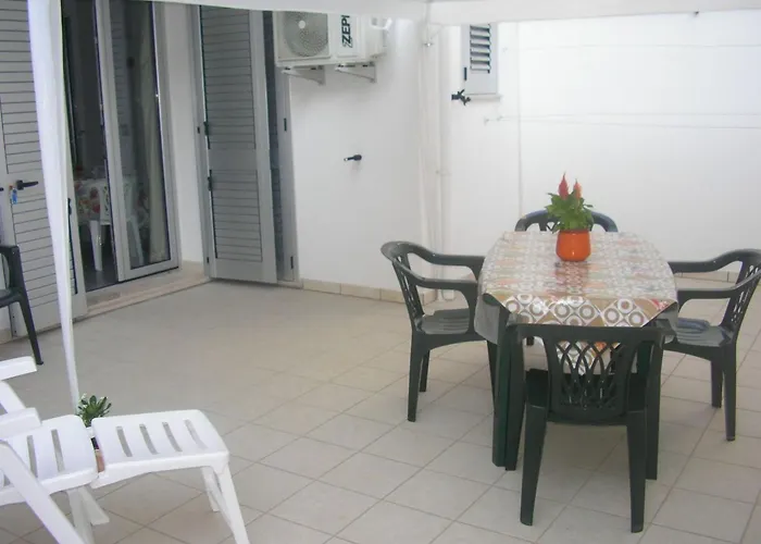 Helle Kellerwohnung By Interhome *